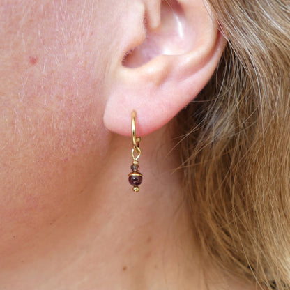 oor met goud geplateerde dangle oorsteker met edelsteenbedel
